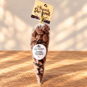 Amandes caramélisées enrobage chocolat lait 42%, poudre de cacao